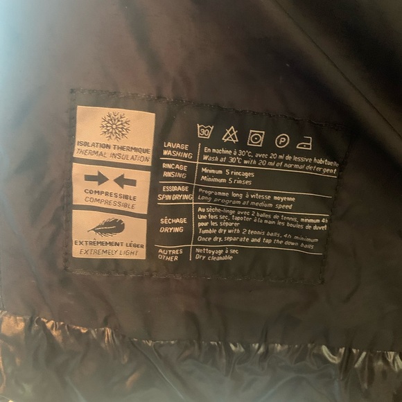 Pyrenex Down Jacket: Men's Small or Women's Medium - Picture 5 of 6